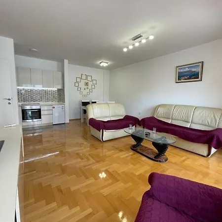Beautiful And Modern Aparment In Aerodrom Apartament