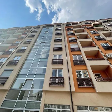 Beautiful And Modern Aparment In Aerodrom Apartament