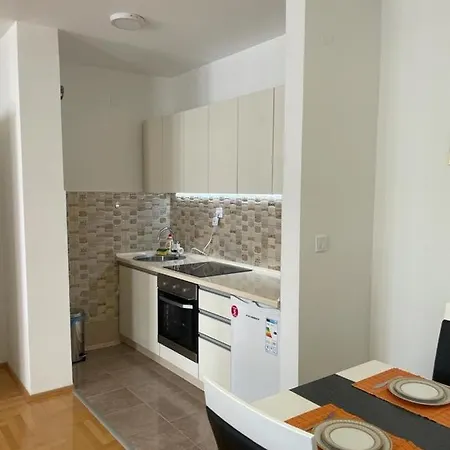 Apartament Beautiful And Modern Aparment In Aerodrom *